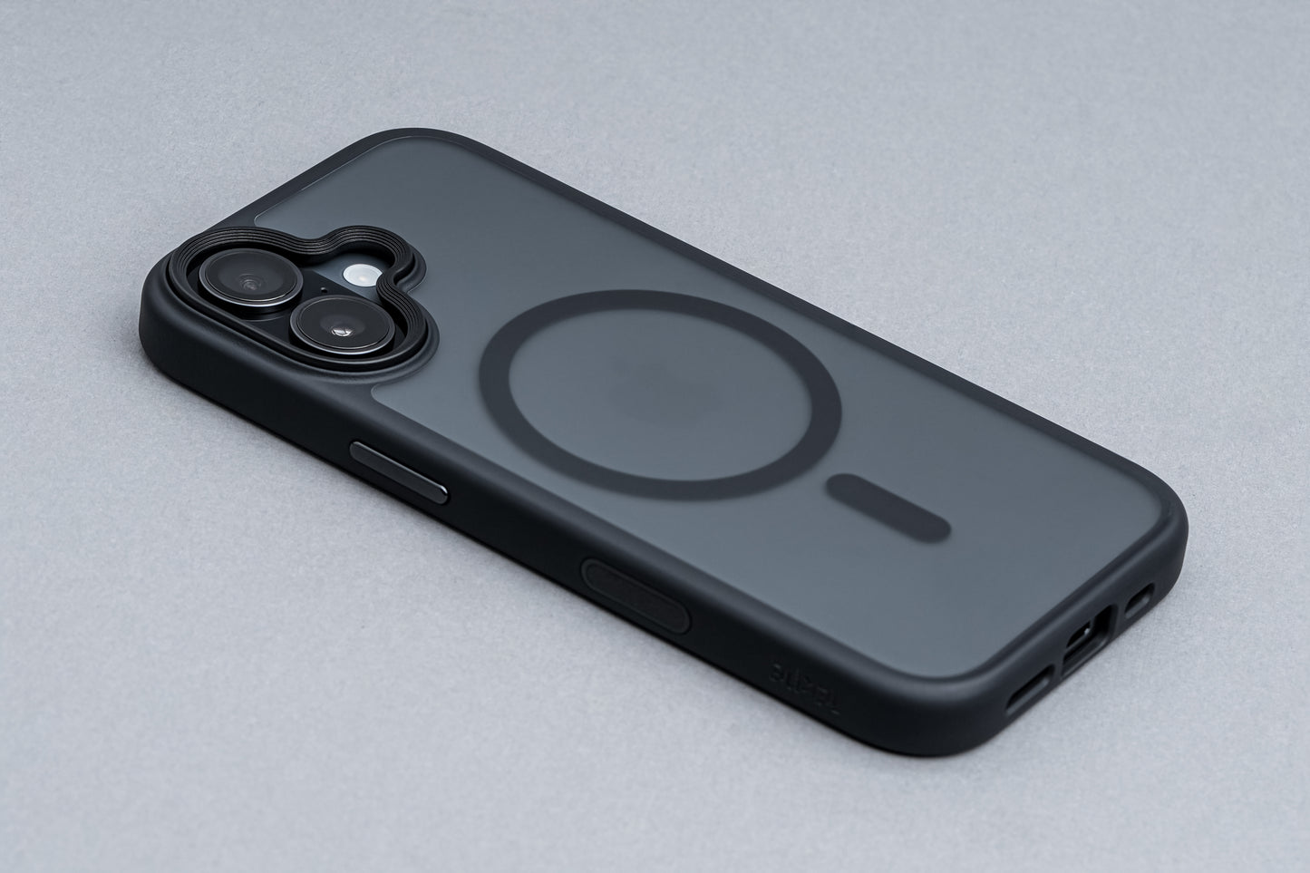 Tekne Hybrid Frost Matte case   for iPhone 17-Black