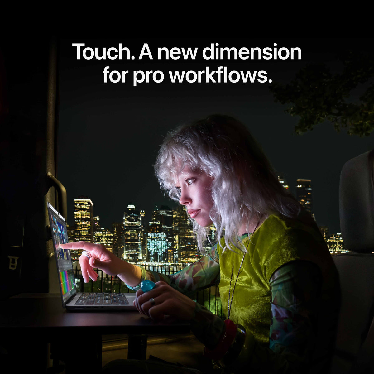 MacBook_Pro_PROLED_XDR_Display_16-in_M5_Max_Silver_PDP_Image_Position_4__en-IN