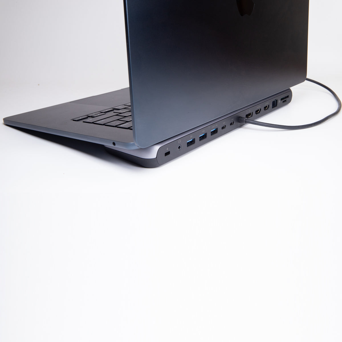TEKNE Advanced 12-in-1 Hub