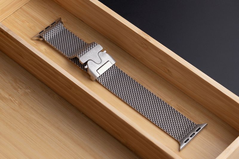 Tekne Milanese Adventure Band | Slim, Breathable, Secure Magnetic Strap 